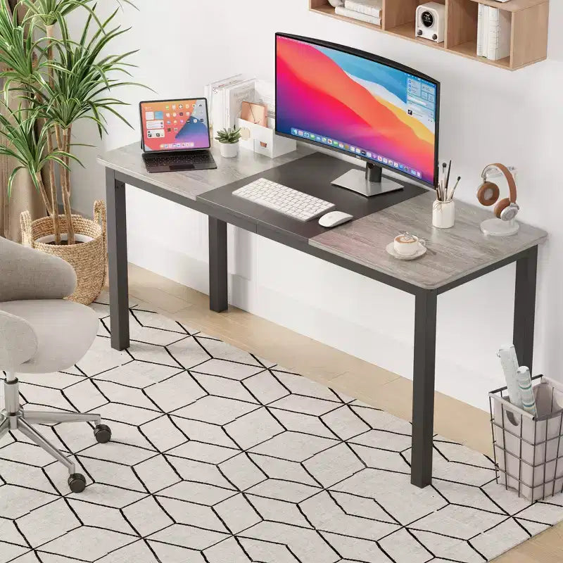 Grande scrivania da ufficio, struttura in metallo nero, workstation moderna e semplice per studio o ufficio a casa