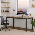 Grande scrivania da ufficio, struttura in metallo nero, workstation moderna e semplice per studio o ufficio a casa